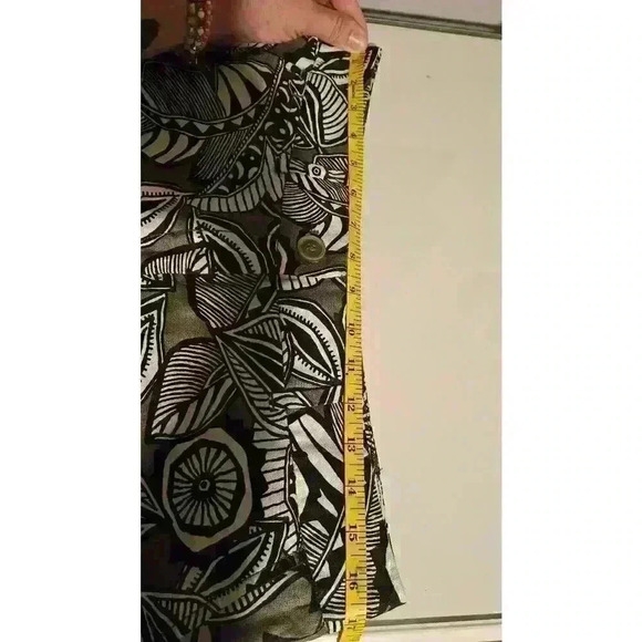LOFT Riviera Shorts Boho Leaf Print Mid-Rise Zip Pockets Women's Size 4 - Picture 3 of 5